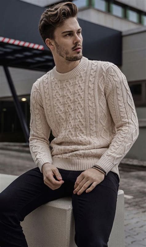 The Ultimate Guide to Cable Knit Sweaters for Men: A Cozy and Stylish Essential