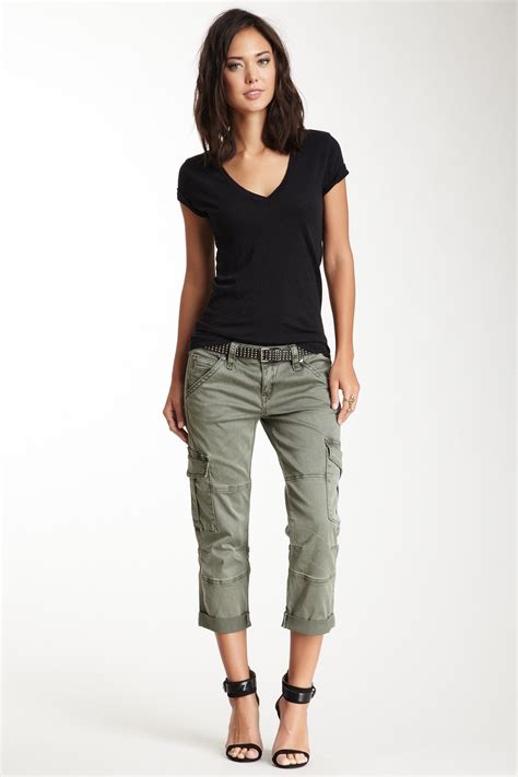 The Ultimate Guide to Capri Cargo Pants: Elevate Your Summer Style