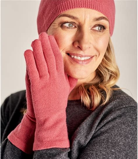 The Ultimate Guide to Cashmere Gloves for Women: Indulge in Comfort and Warmth