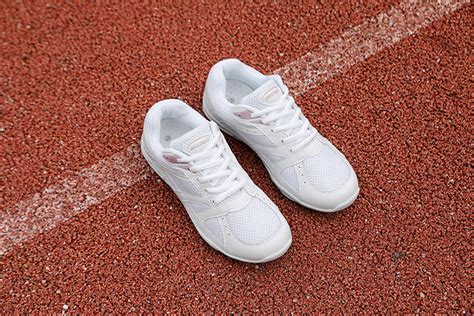 The Ultimate Guide to Cheerleading Shoes: Find the Perfect Fit for Your Team