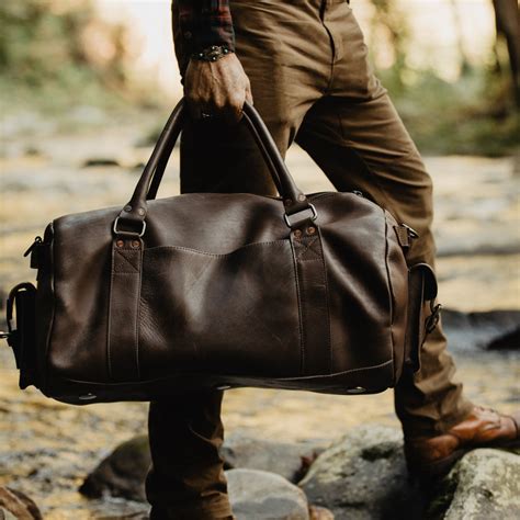 The Ultimate Guide to Choosing and Utilizing a Weekender Bag for Men