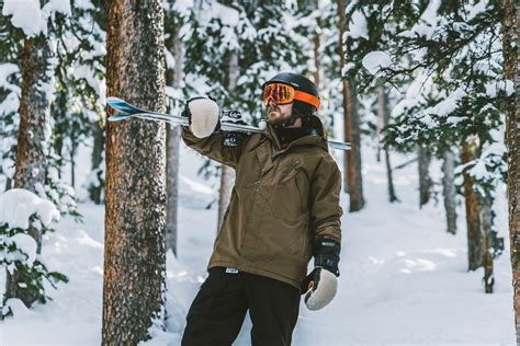 The Ultimate Guide to Choosing the Best Snowboard Jacket for Men