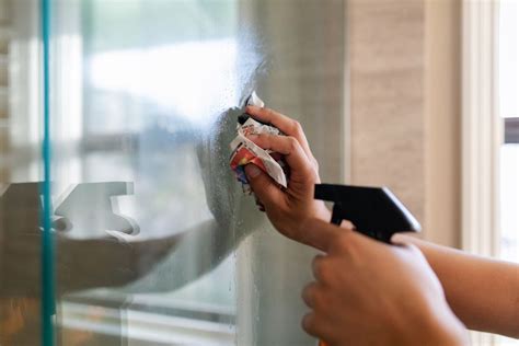 The Ultimate Guide to Cleaning Glass Surfaces