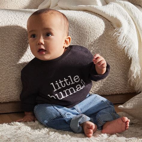 The Ultimate Guide to Clothing Your Tiny Human for the First 3 Months