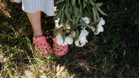 The Ultimate Guide to Comfort and Style: Exploring the World of Crocs Sandals