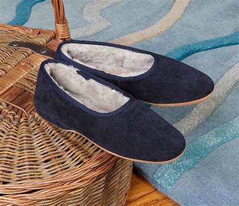 The Ultimate Guide to Cozy Comfort: Indulge in the Luxurious Warmth of Shearling Slippers