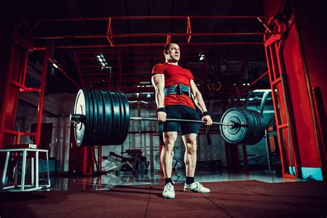 The Ultimate Guide to Deadlifts vs. Squats: Unlocking the Power of Compound Exercises