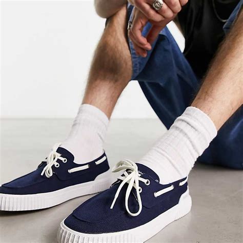 The Ultimate Guide to Deck Boat Shoes: From Sea to Shining Sea