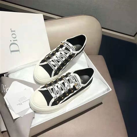 The Ultimate Guide to Dior Women's Shoes: Elegance, Style, and Timeless Appeal