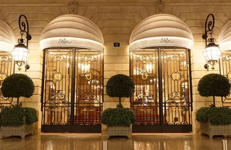 The Ultimate Guide to Experiencing the Enchanting Frère Suites Hotel in Paris