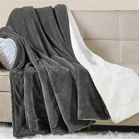 The Ultimate Guide to Fleece Throw Blankets: Comfort, Warmth, and Style for Every Home