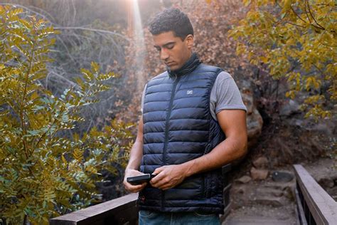 The Ultimate Guide to Fleece Vests for Men: Stay Warm and Cozy in Style