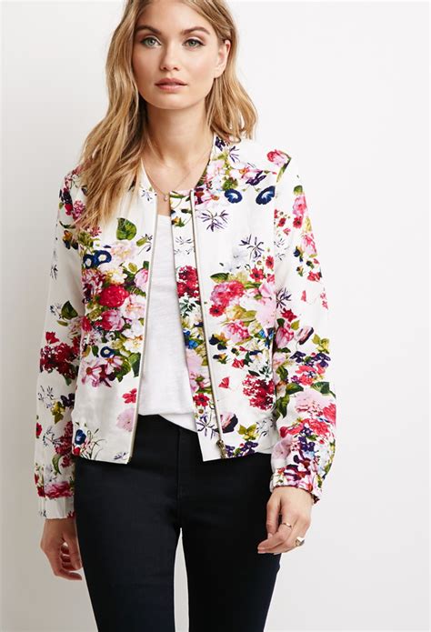 The Ultimate Guide to Floral Jackets: Springtime Chic for Every Occasion