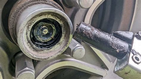 The Ultimate Guide to Greasing Trailer Hub Bearings: Essential to Prevently Maintenance