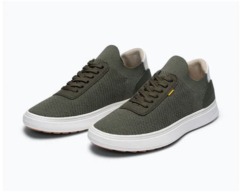 The Ultimate Guide to Green Sneakers for Men: Style, Comfort, and Sustainability