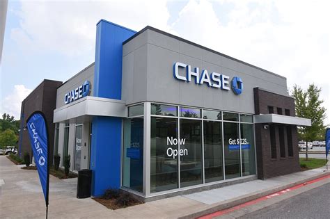 The Ultimate Guide to JPMorgan Chase Bank in Little Rock, Arkansas