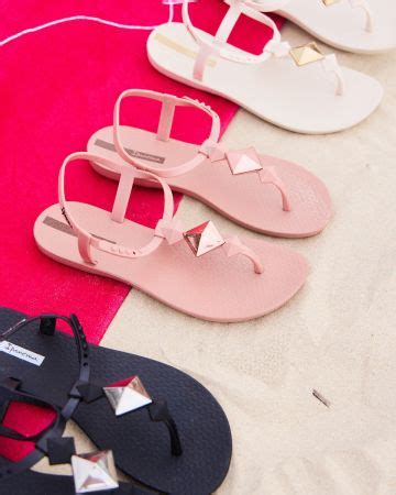 The Ultimate Guide to Ladies Thong Sandals: Comfort, Style, and Versatility