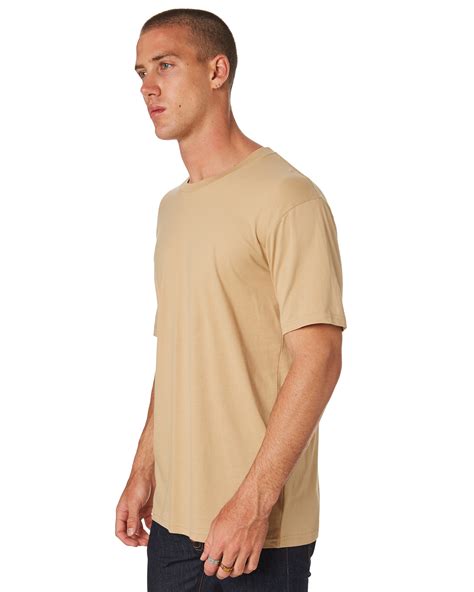 The Ultimate Guide to Lightweight Tan T-Shirts for Men: A Summer Staple