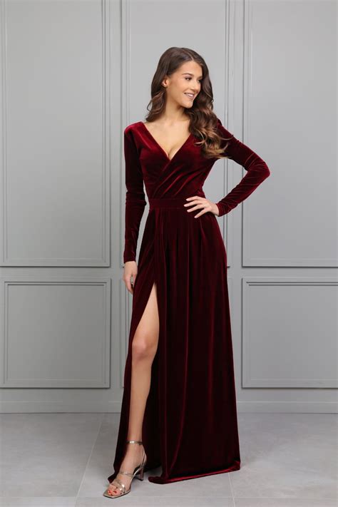 The Ultimate Guide to Long Sleeve Burgundy Dresses: A Symphony of Elegance and Style