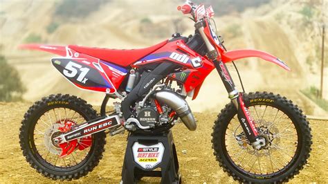 The Ultimate Guide to Mastering the Legendary CR125 Dirt Bike