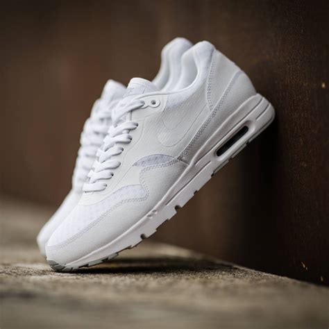 The Ultimate Guide to Max Air White: Your Essential Companion to Unparalleled Comfort and Performance