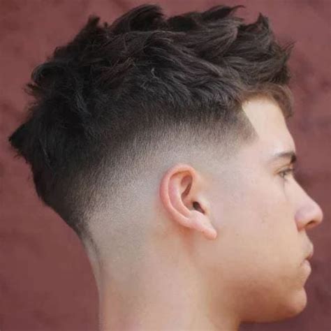 The Ultimate Guide to Men's Fade Haircuts: Style, Care, and Maintenance