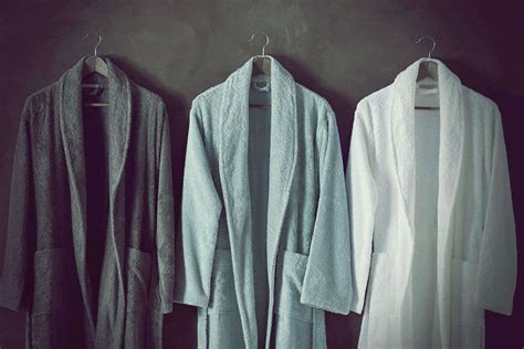 The Ultimate Guide to Men's Robes: Comfort and Style for Every Man