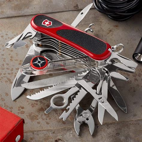 The Ultimate Guide to Multitool Knives: Your Swiss Army Knife for the 21st Century