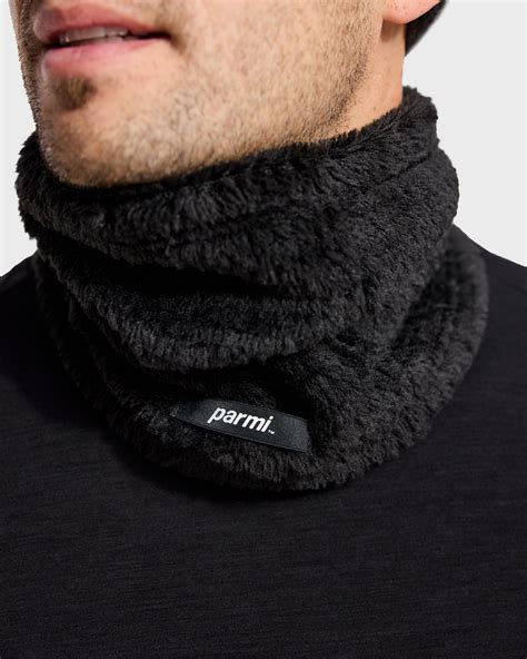 The Ultimate Guide to Neck Warmers: Warmth and Protection for All Seasons