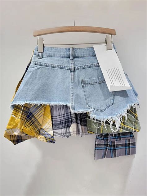 The Ultimate Guide to Plaid Mini Skirts: Embracing Style, Versatility, and Timeless Appeal