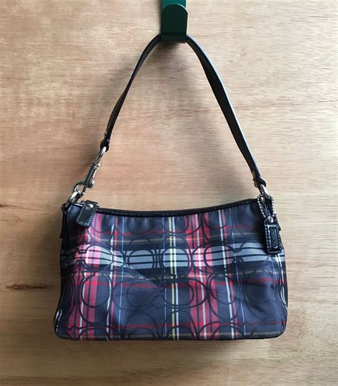 The Ultimate Guide to Plaid Purses: Style, Function, and Timeless Charm