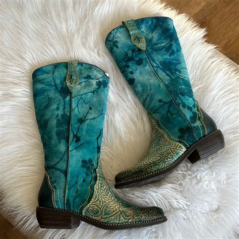 The Ultimate Guide to Rocking Turquoise Boots: Stand Out with Style and Sass