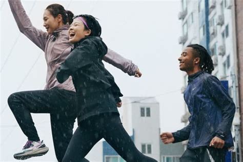 The Ultimate Guide to Runners Rain Gear: Staying Dry and Comfortable in Any Downpour