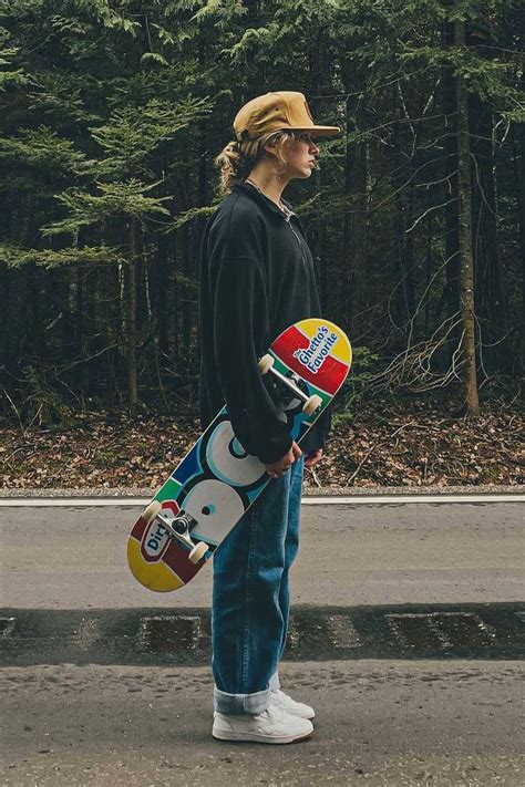 The Ultimate Guide to Skater Style: A Guide to Express Yourself