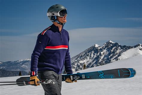 The Ultimate Guide to Ski Sweaters: Comfort, Style, and Functionality on the Slopes