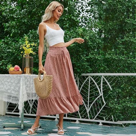 The Ultimate Guide to Skirts: Elevate Your Wardrobe with Style and Versatility