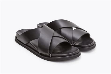 The Ultimate Guide to Slide Sandals: Comfort, Style, and Durability with Rubber Diamond Slides