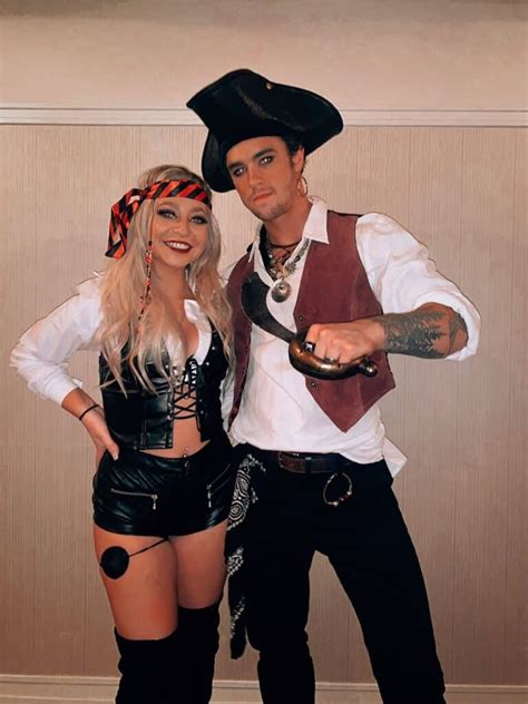 The Ultimate Guide to Stealing the Show with the Hottest Couples Costumes