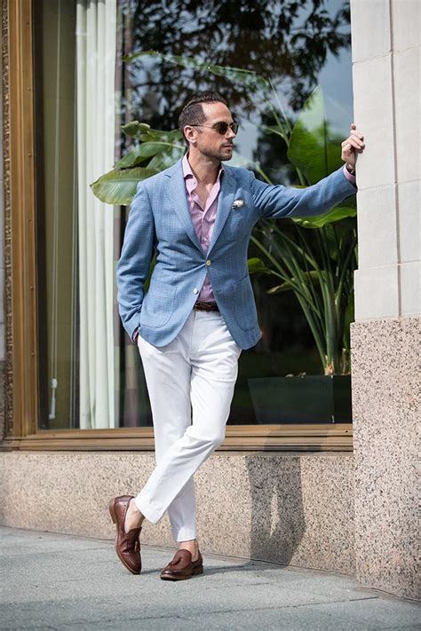 The Ultimate Guide to Styling Men's White Chinos: A Classic for Every Occasion