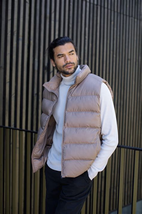 The Ultimate Guide to Styling a Tan Puffer Vest: A Timeless Wardrobe Staple