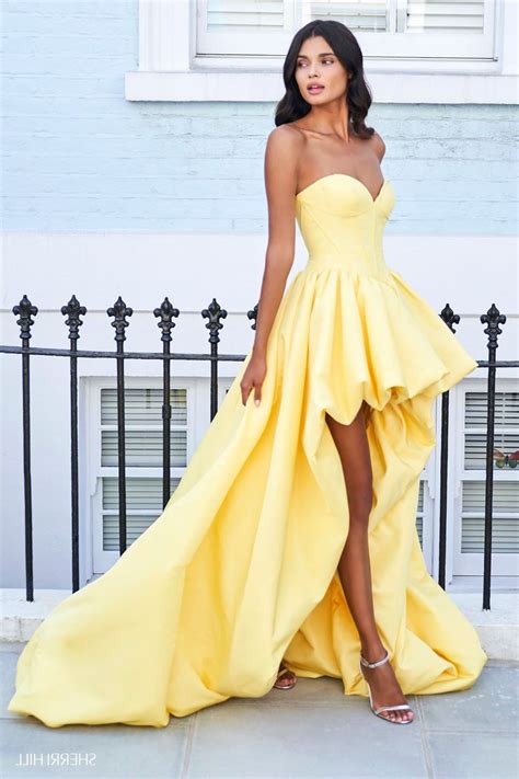 The Ultimate Guide to Styling the Radiant Long Yellow Dress: A Statement of Confidence and Elegance