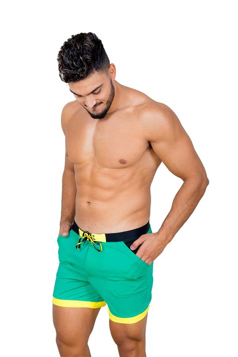 The Ultimate Guide to Swimwear for Men: Style, Comfort, and Functionality