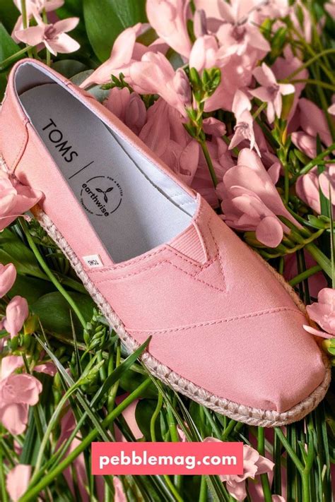 The Ultimate Guide to Vegan Footwear for Women: A Journey of Style, Sustainability, and Compassion