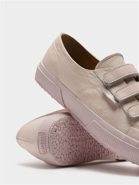 The Ultimate Guide to Velcro Women's Sneakers: Comfort and Convenience at Your Feet