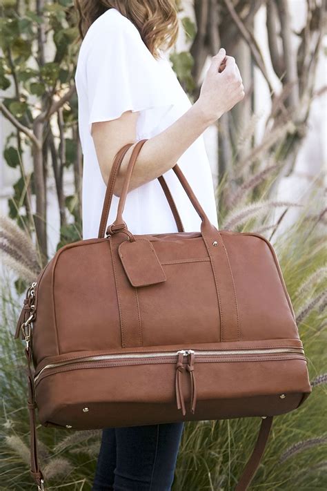 The Ultimate Guide to Weekender Bags for Women: Find the Perfect Travel Companion