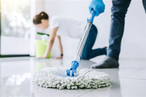 The Ultimate Guide to Wet Mopping: Maintaining Pristine Floors with Efficiency and Effectiveness