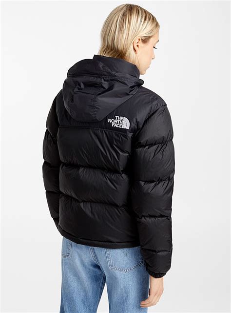 The Ultimate Guide to Women's Puffer Coats from The North Face: Stay Warm and Stylish This Winter