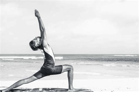 The Ultimate Guide to Yoga Attire for Men: Express Yourself Through Movement