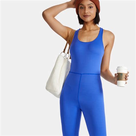 The Ultimate Guide to Yoga Jumpsuits: A Harmony of Comfort and Style