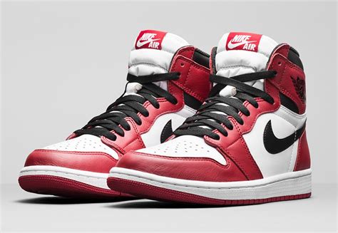 The Ultimate Guide to the Air Jordan 1 Retro High OG "Chicago" - A Red-Hot Classic